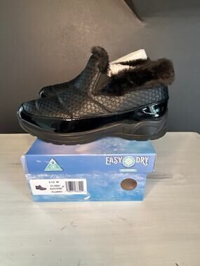 Easy Street Flurry Waterproof Ankle Bootie Black Patent Size 9.5 W Pull-On